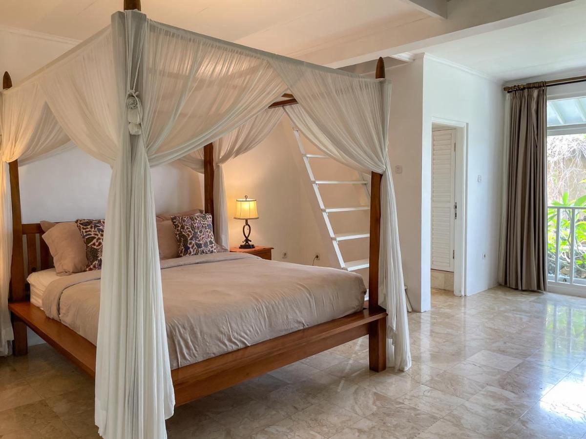 Villa Putih - Canggu beach house 150m Berawa beach Luaran gambar