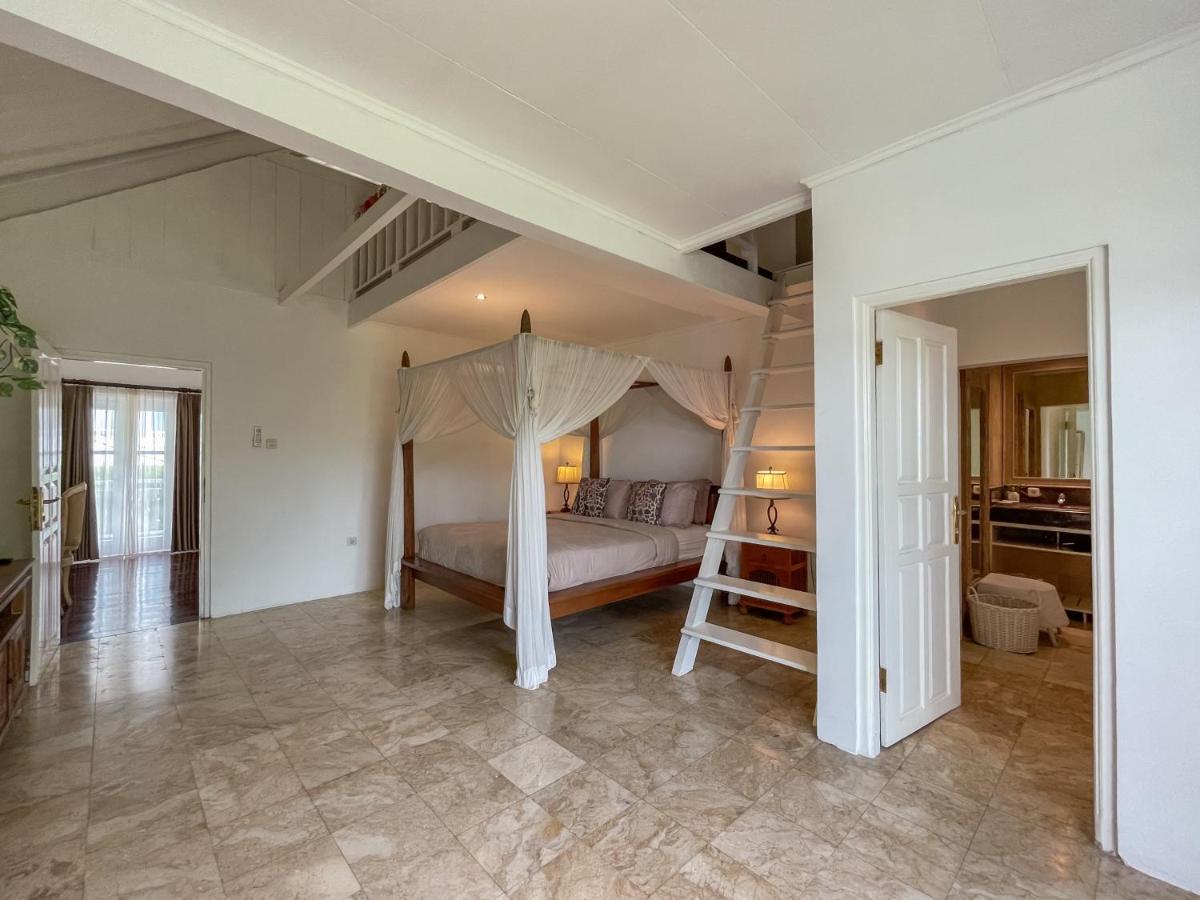 Villa Putih - Canggu beach house 150m Berawa beach Luaran gambar