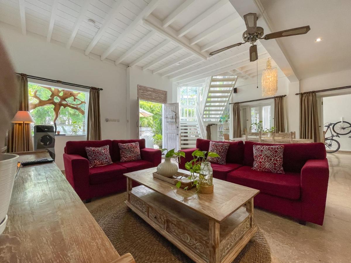 Villa Putih - Canggu beach house 150m Berawa beach Luaran gambar