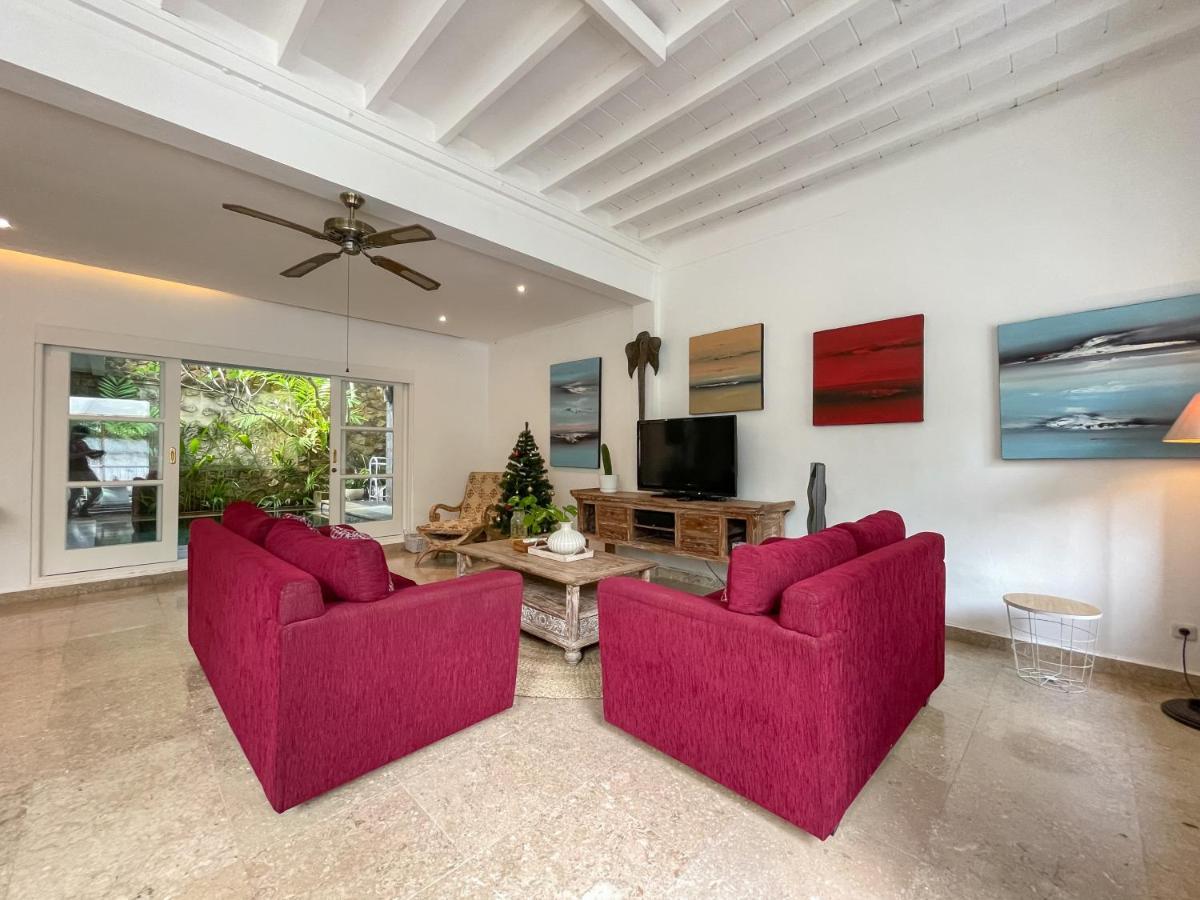 Villa Putih - Canggu beach house 150m Berawa beach Luaran gambar