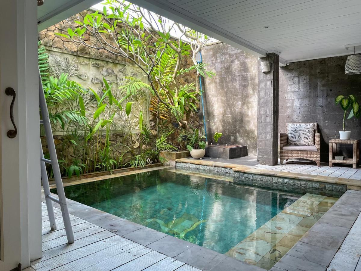 Villa Putih - Canggu beach house 150m Berawa beach Luaran gambar
